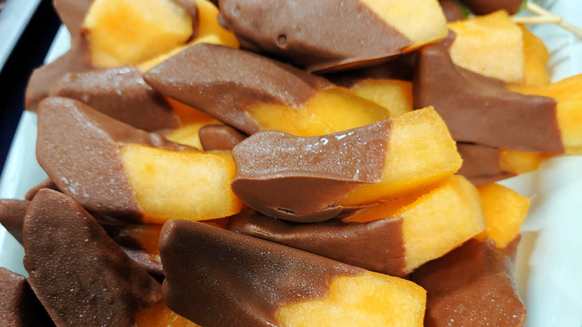 chocolate dipped waterloupe melons