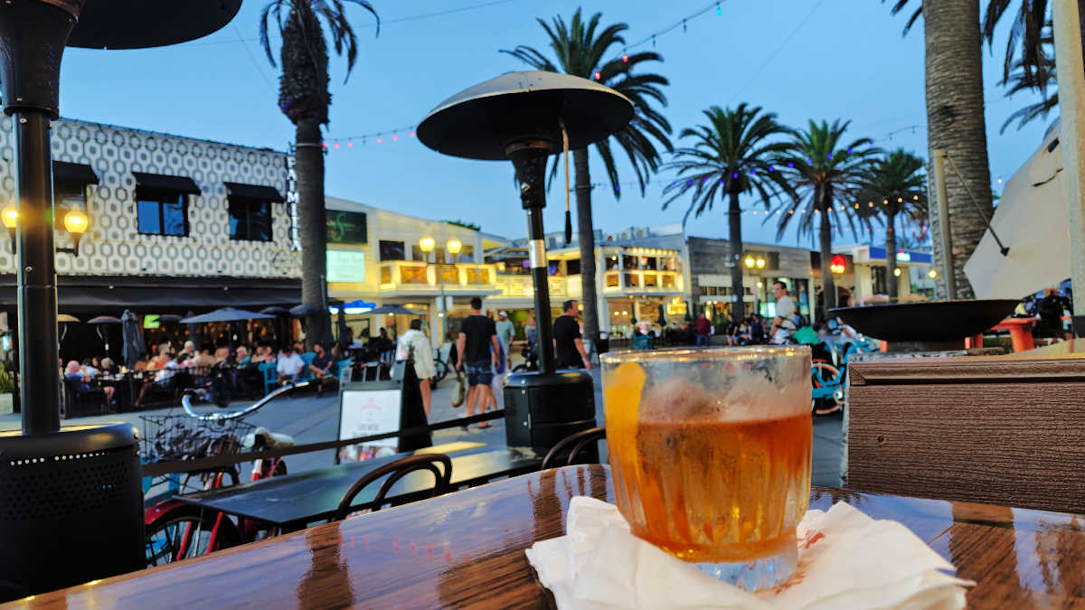 outdoor dining lighthouse cafe hermosa beach